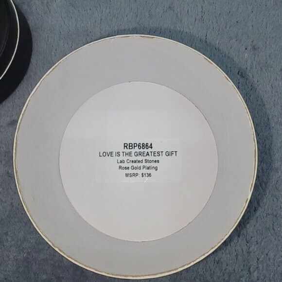 Bomb Party 2023 Holiday Stacks Love Is The Greatest Gift Bracelet RBP6864 NIB - Picture 5 of 8